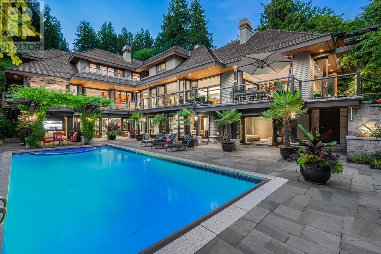 Luxury Estate: 7-Bedroom Mansion Retreat