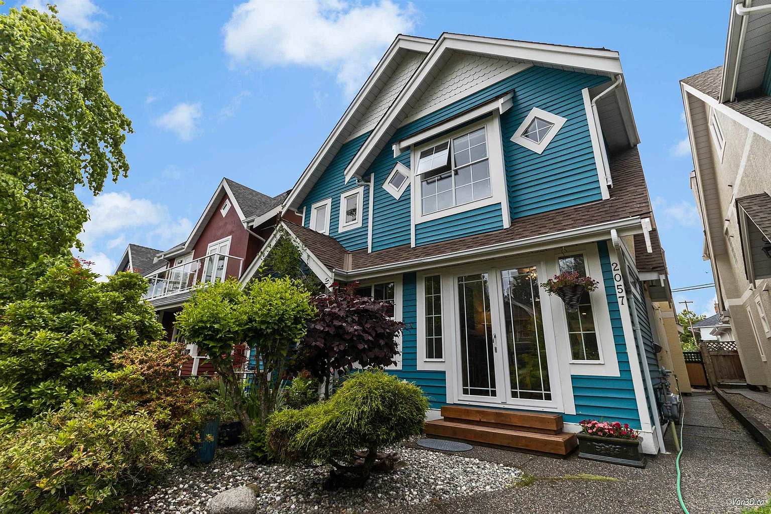 Stunning Extensively Renovated Duplex with Views